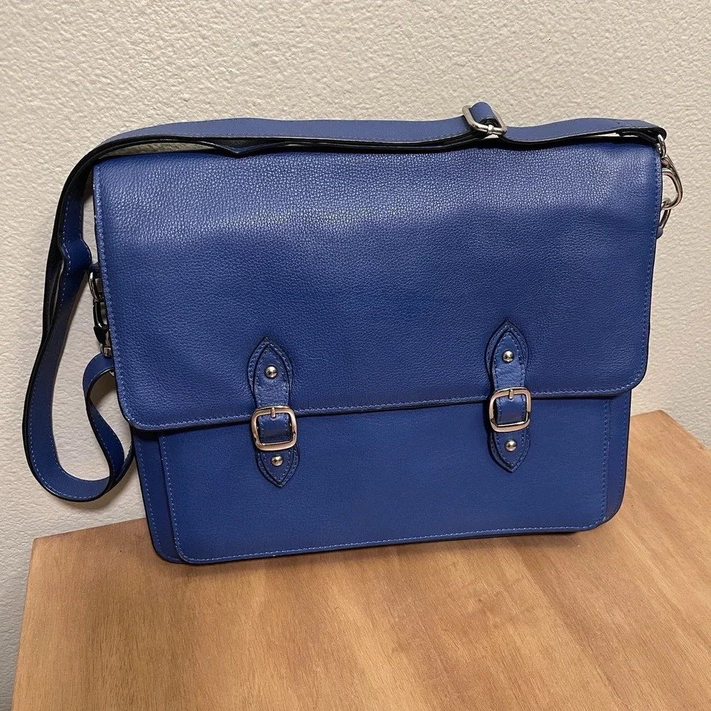 Lavenger Pebbled Leather Messenger Laptop Bag Cobalt‎ Blue Magnetic Closure EUC
